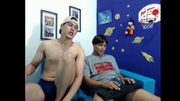 Boys_Bi  20-11-2021